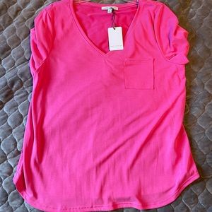 Women’s Large Pink V neck T shirt